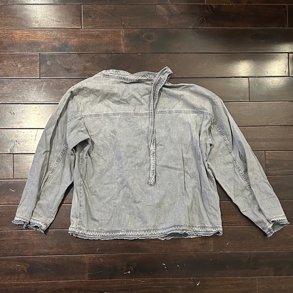 Zara Light Gray Denim Shirt - Picture 3 of 5